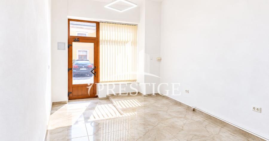 SPAȚIU COMERCIAL DE ÎNCHIRIAT SIBIU | CENTRAL | 20 MP | VITRINĂ
