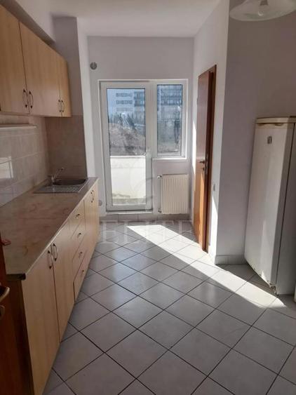Apartament 3 camere în zona CALEA TURZII