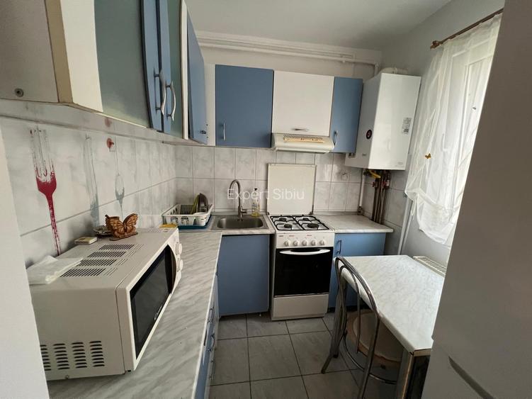 Închiriez garsonieră ,renovata,et.3, zona Peco Milea - 4