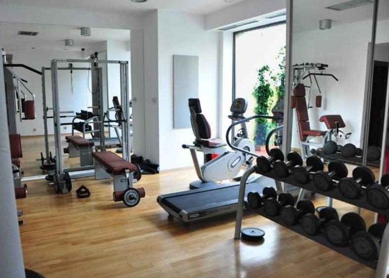 Spatiu pentru birouri 335 mp cu piscina si sala de fitness