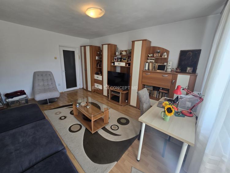 VANZARE Apartament 2 camere zona Vest-West Mall
