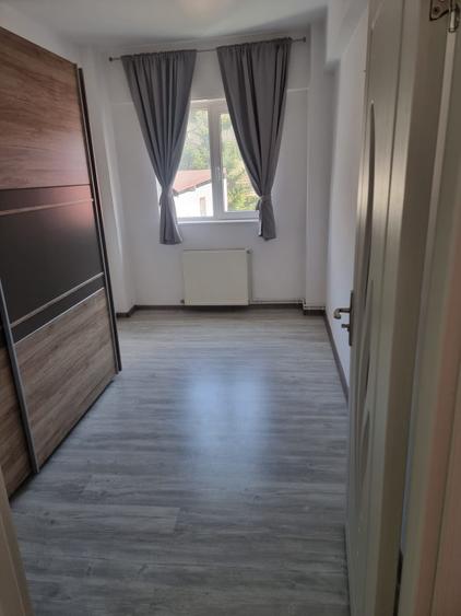 Apartament 3 camere de vânzare – Azuga, centru| 55 mp | 68.000 €