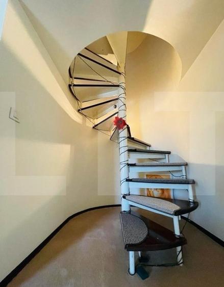 Casa de 5 camere, 310 mp, teren amenajat 1044 mp, Bucium