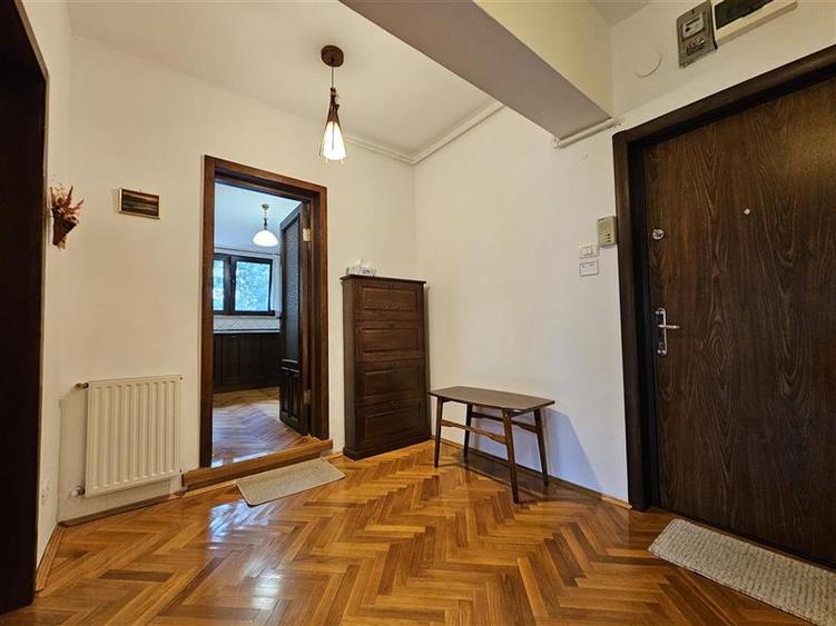 Apartament cu doua camere in zona linistita ultracentrala