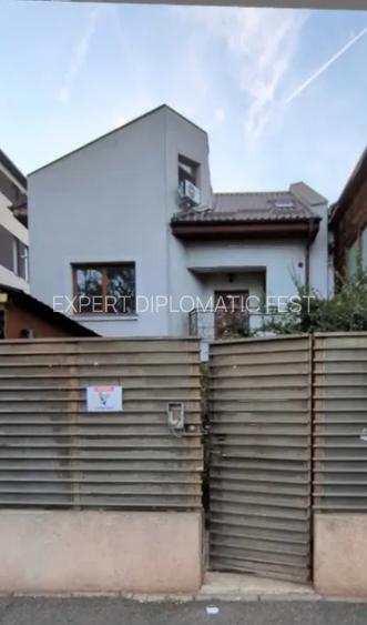 Colentina – Fundeni | Vilă P+1+M | 7 camere | Curte proprie 264 mp | 2 parcări