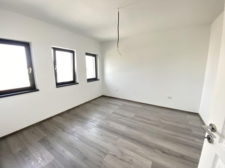 COMISION 0%, Casa individuala, 5 Camere, 120 mp, 322 Teren, SACALAZ