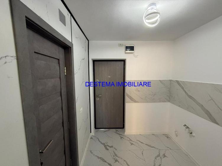 Garsoniera lux etaj 3, superba.