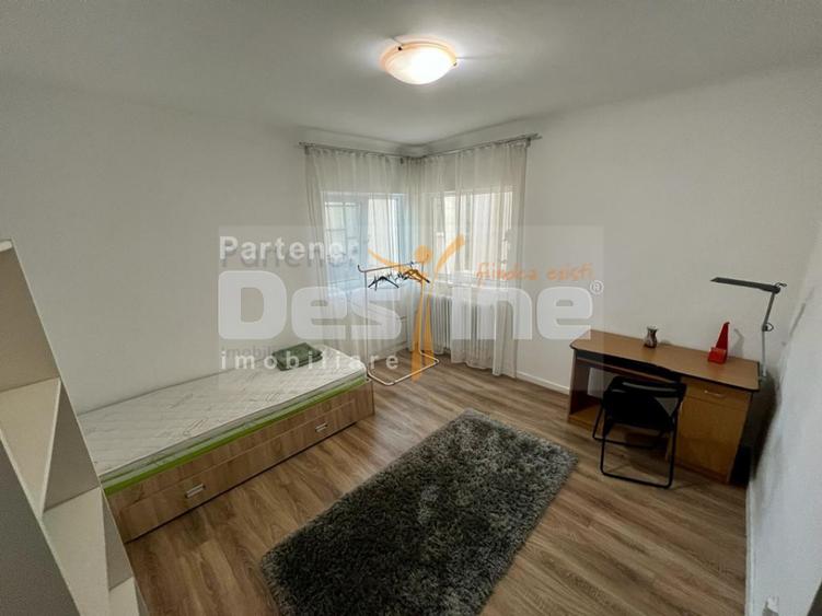 Inchiriere Casa cu 3 camere, 95 mp, mobilata si utilata - Poitiers zona Frumoasa