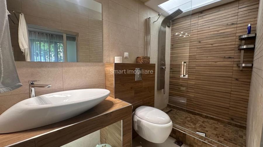 Vila  7 camere 390mp utili zona Strand - 12