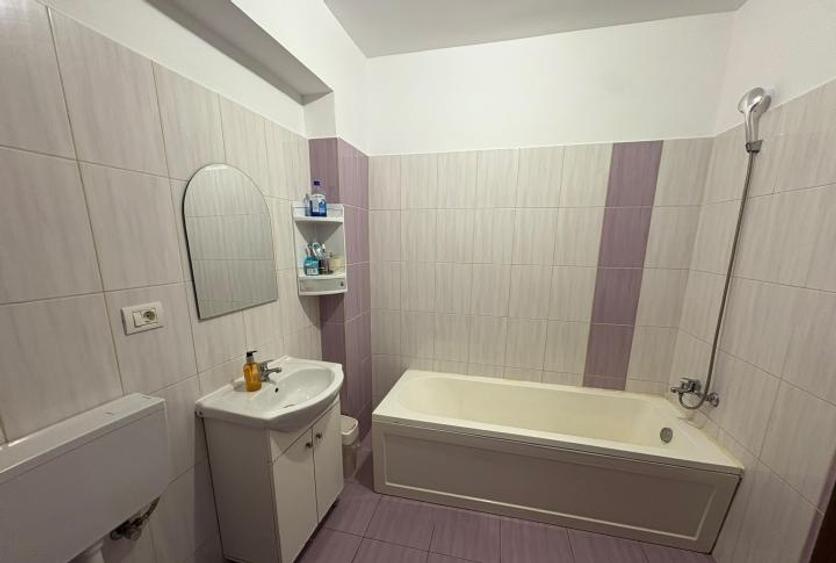 Închiriere Apartament 3 camere în Berceni Eroii Revolutiei Cu Centrala Proprie
