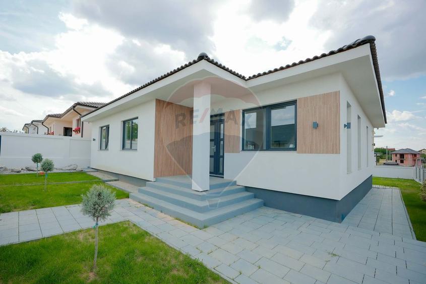 De vânzare Casă Nouă, finisată, 4 camere - Paleu