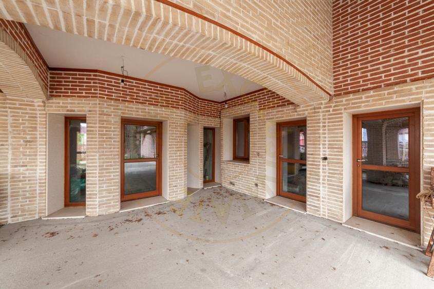 Casa in stil italian - Ștefănești, Argeș-REZIDENTIAL sau AFACEREA DUMNEAVOASTRA