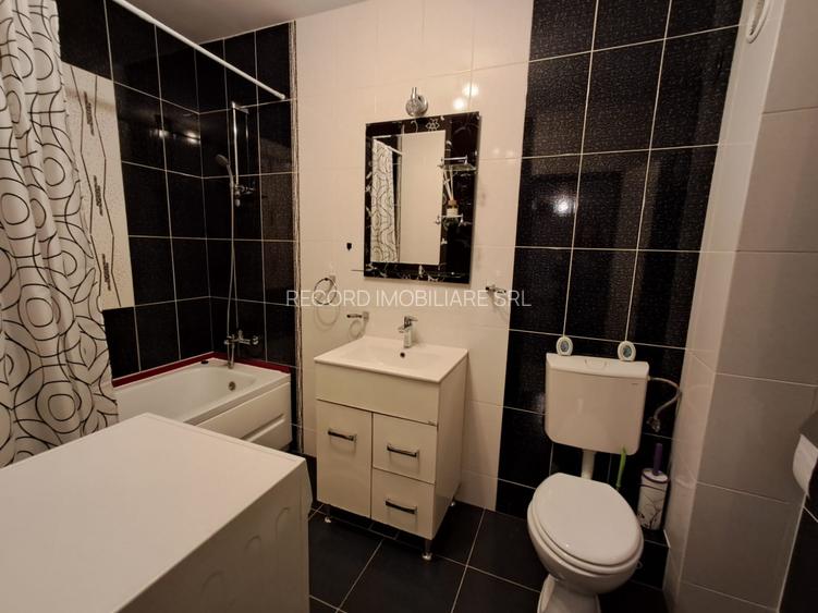 Apartament 3 camere,2 balcoane,parcare str.Florilor - 10
