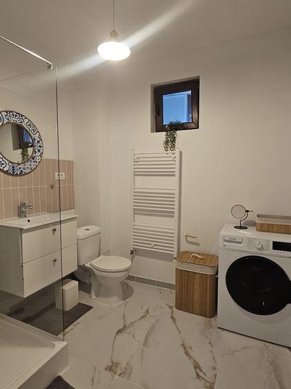 Apartament 4 camere ultracentral, renovat si mobilat, terasă spațioasă.