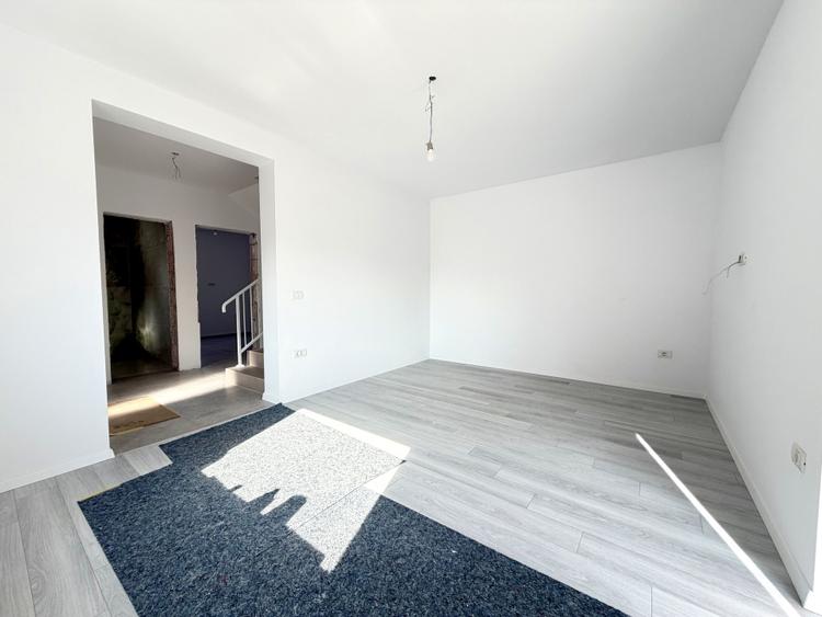 Duplex premium 3 camere, 77 mp utili, 180 mp teren - Sanandrei