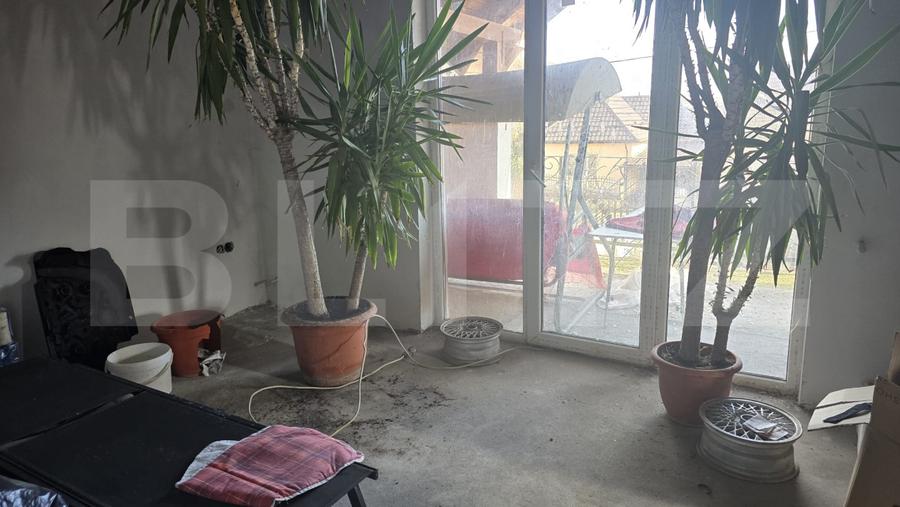 Casa 5 camere, 300 mp, zona UNIO