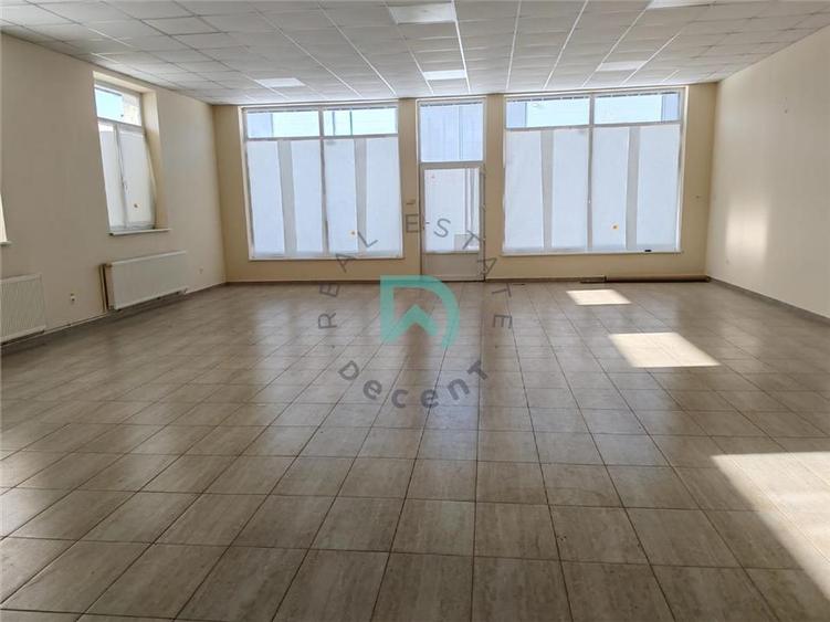 Spatiu comercial de inchiriat  Tractorul,  Brasov
