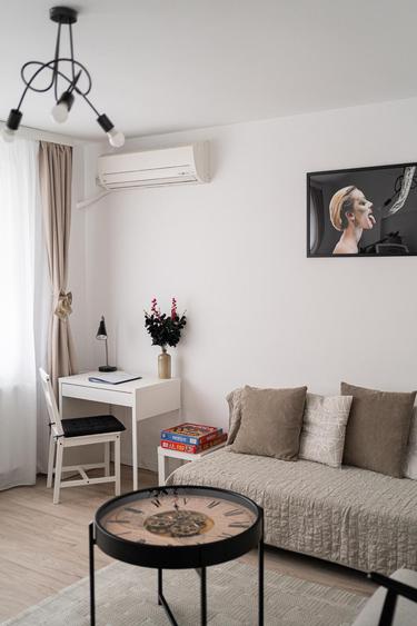 Ateneul Roman | Cismigiu | 2 Camere | Decomandat | Renovat | 2 Balcoane