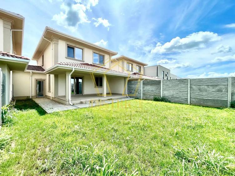 Casa despărțită prin garaj cu 5 camere | Giroc