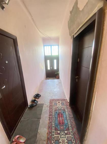 Apart la casa Bogdanestilor curte acces cu masina centrala proprie