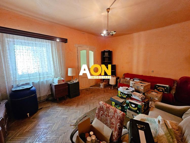 Casa veche, 5 camere, 287 mp teren, zona Prefectura. Necesita renovare