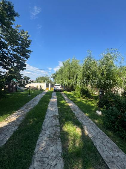Vânzare vilă + 2000 mp teren - 49