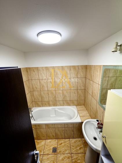 Apartament 2 camere (compartimentare tip 3 camere) Bloc 2012 Etaj 1 - 3