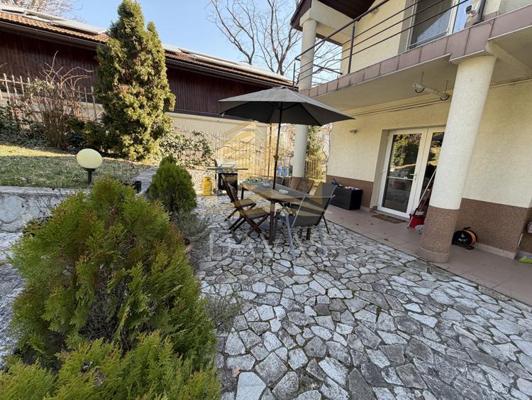 Duplex cu piscina si teren generos - 4 camere | Grigorescu | zona linistita