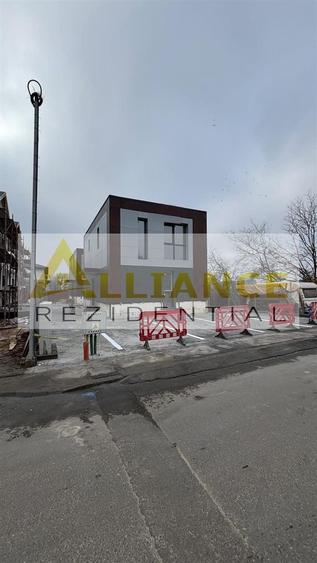 Vila 4 camere de vanzare || aproape de Primărie || campus scolar