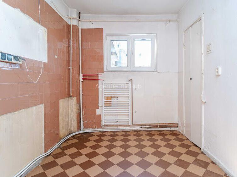 APARTAMENT  CU 3 CAMERE,  IN INIMA ORASULUI, LICEUL NATIONAL - 16