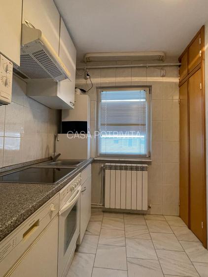 Tomis III, apartament cu 4 camere decomandate, centrala pe gaz, liber - 12