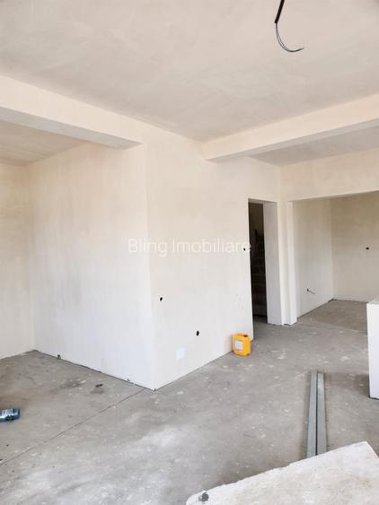 Casa tip cvatruplex,4 camere, mp teren, Zona Terra - 8