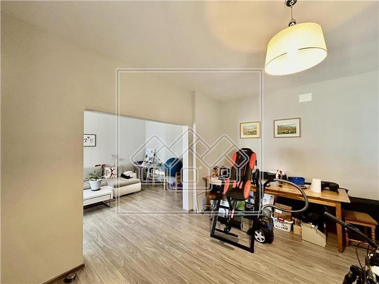 Casa individuala in Sibiu, 373mp teren, 8 camere, pretabila investitie