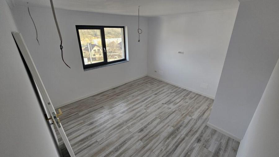 Casă individuală cu 4 camere! Rediu Lac-Iași!
