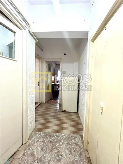 Garsoniera, str. Garii, Bacau