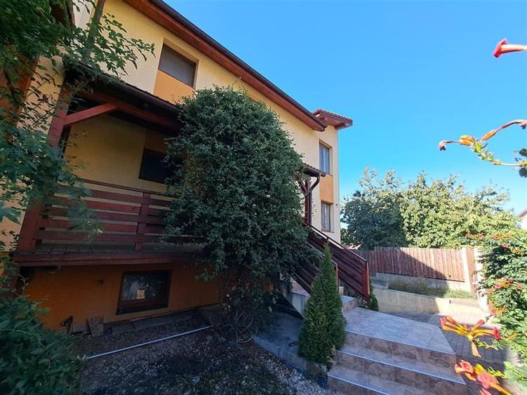 Casa tip duplex, 140 mp utili, situata in cartierul Andrei Muresanu!