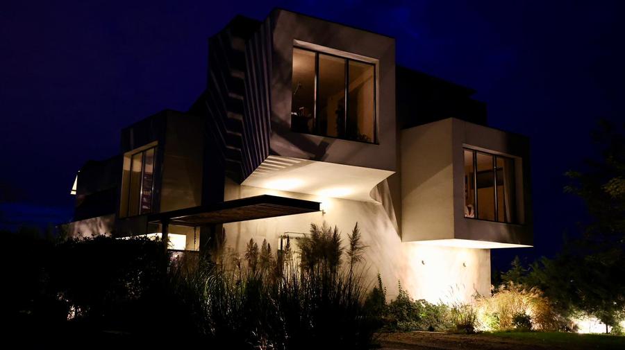CASA CONCEPT SUSTENABILA CU POMPE DE CALDURA SI PANOURI FOTOVOLTAICE