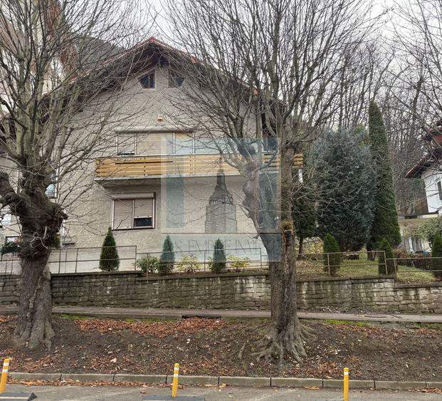 CASA/VILLA Individuală , teren 560 mp, D+P+E+pod-zona Centrul Istoric