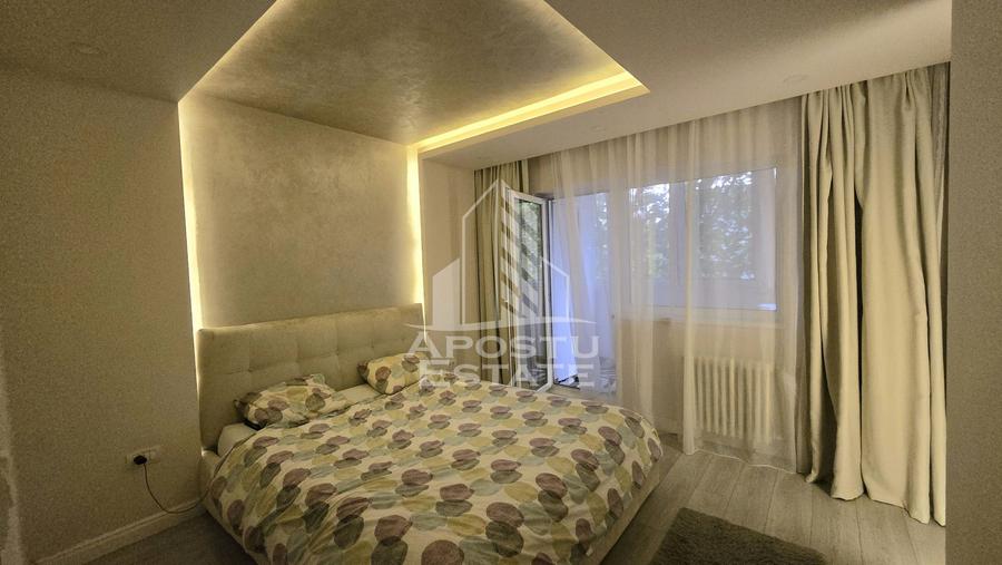 Apartament de vanzare cu 4 camere, 2 bai, etaj intermediar, Aradului