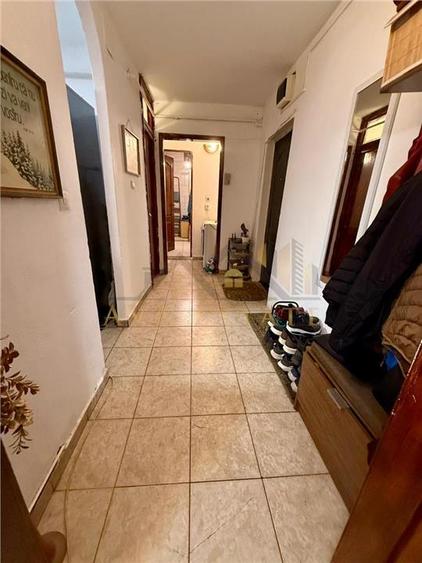 Apartament  2 camere, decomanda, 52 mp - Zona Soarelui