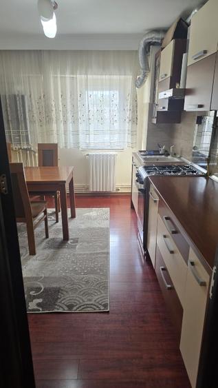 Apartament 3camere,decomandat,Piata Tomis3
