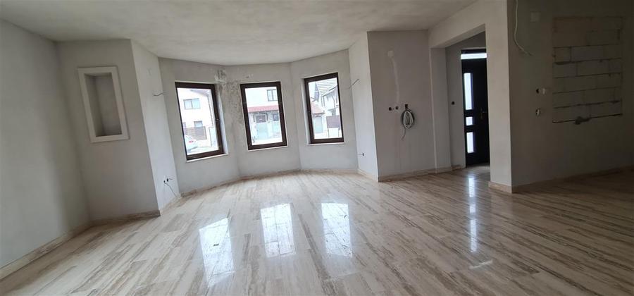 Casa noua Livada, finisata, 5 dormitoare, 225mp, teren 600mp