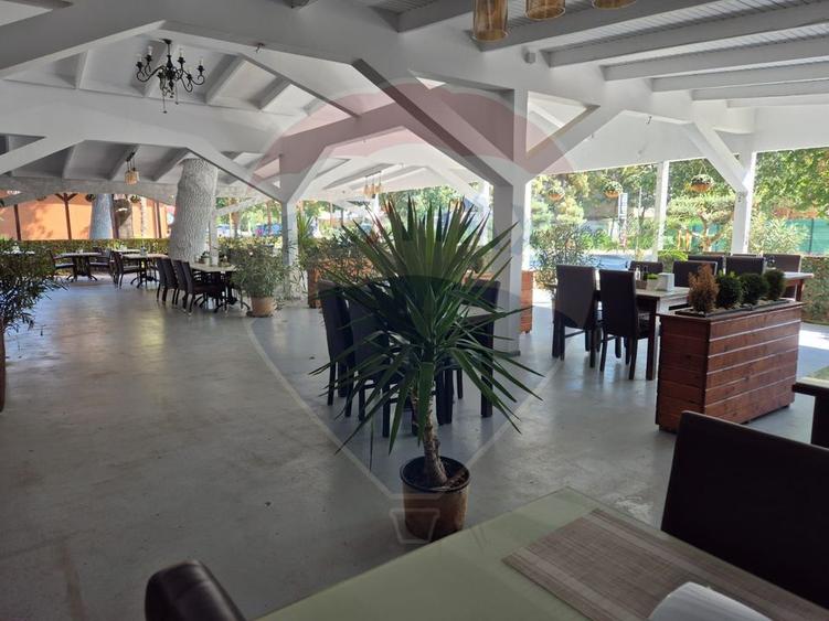 Spatiu comercial restaurant cu terasa de vanzare in Olimp Constanta