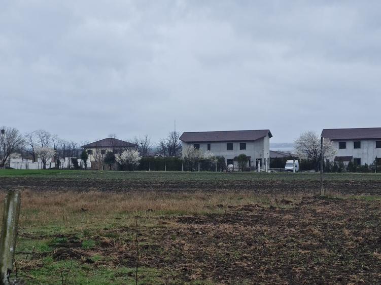 Teren de vanzare in Tuzla partea Mari Negre