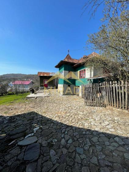 VANZARE CASA TEREN