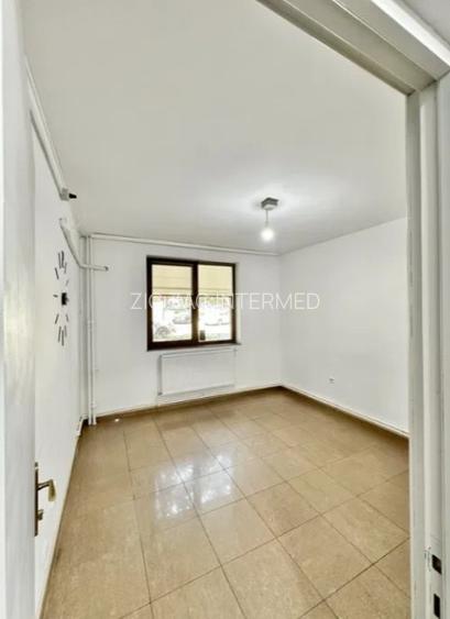 Tomis III, spatiu comercial 52 mp. - 3