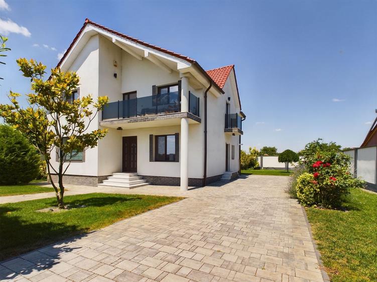 Vilă modernă cu 5 camere în Curtici