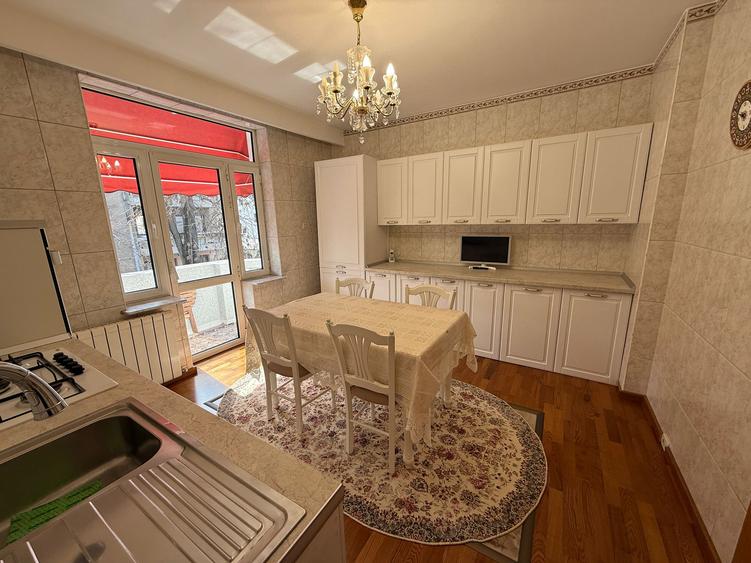 Apartament + Mansardă + Subsol în vilă – Dorobanți