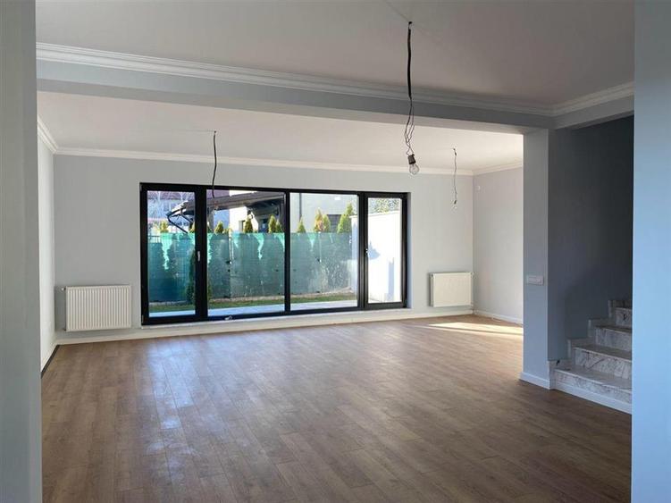 Casa Vila Duplex NOUA 5 camere Otopeni curte proprie acces privat