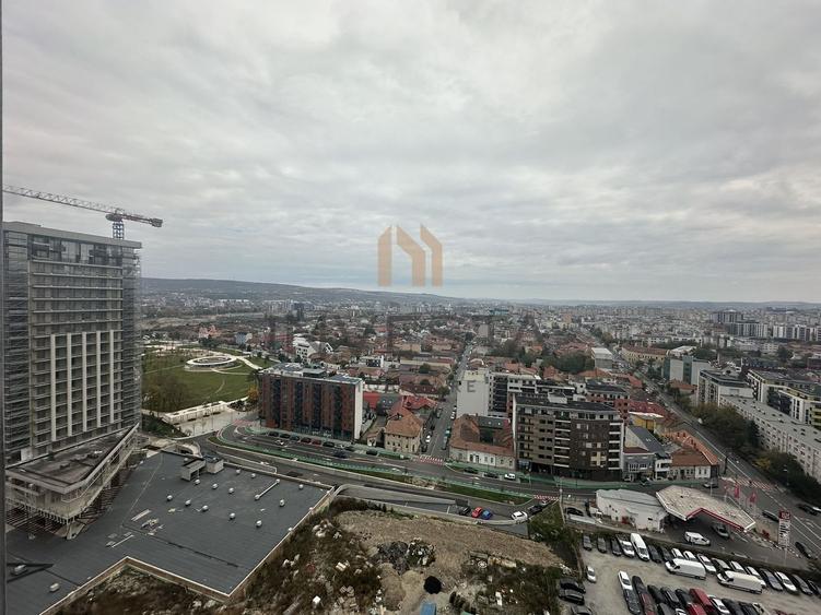 Apartament 2 camere, etaj intermediar, parcare, bloc nou, zona Centru!